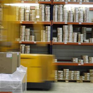 Versandvorbereitung im Lager für den Interfilialversand